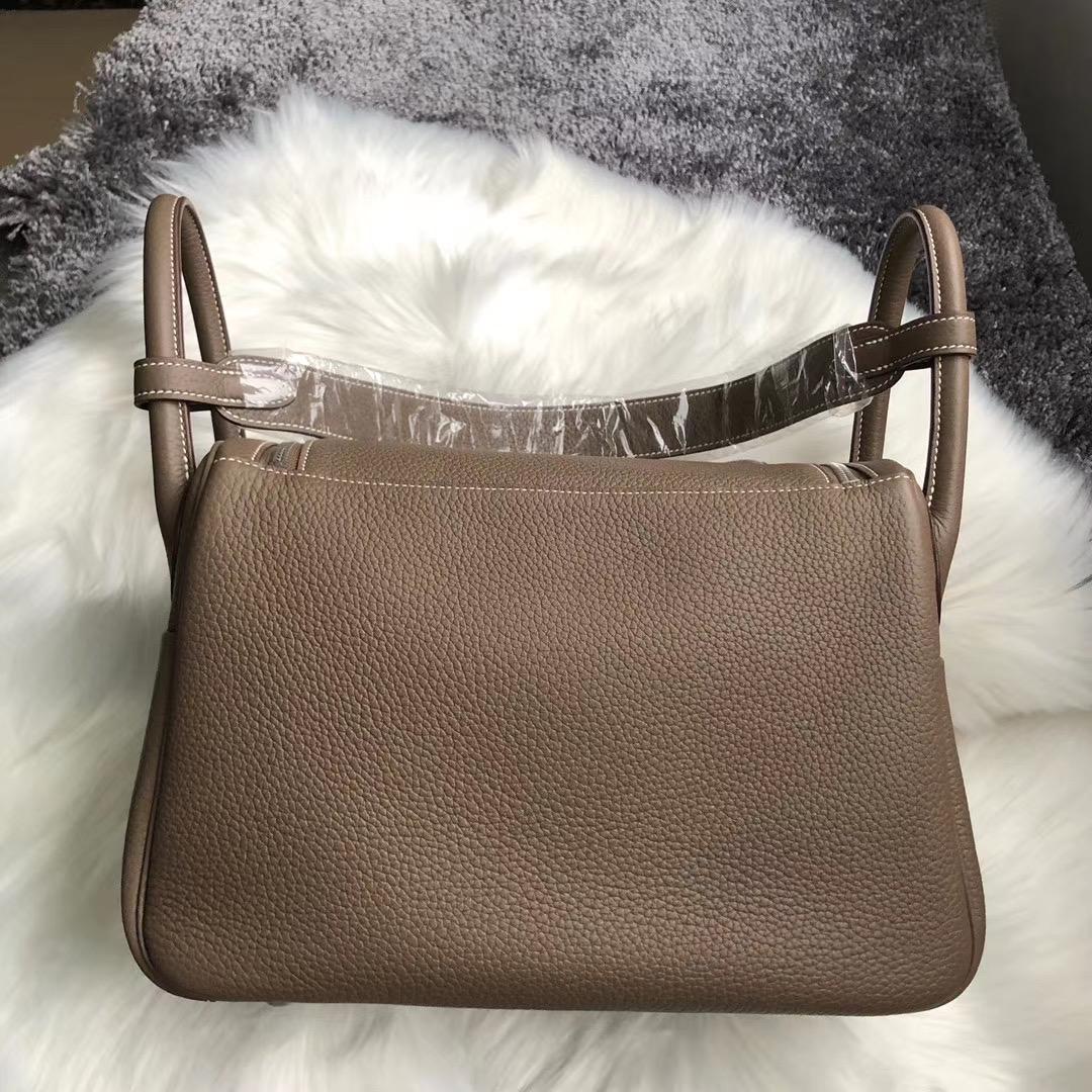 香港東區愛馬仕琳迪包多少錢 Hermes Lindy 26cm Clemence CK18 Etoupe