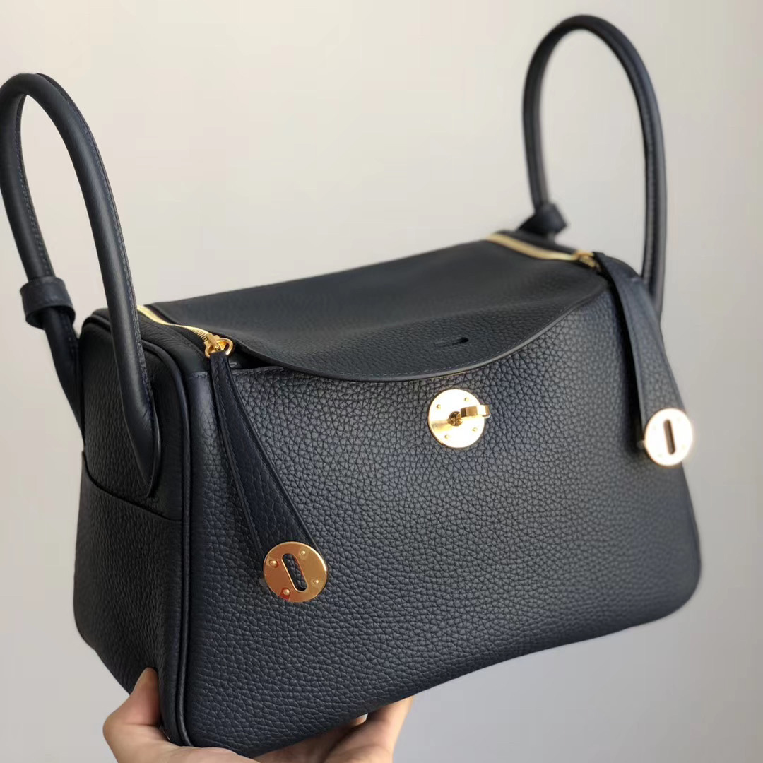 臺灣新竹市愛馬仕lindy買26還是30 Hermes Lindy 26cm 2Z 午夜藍 Blue nuit