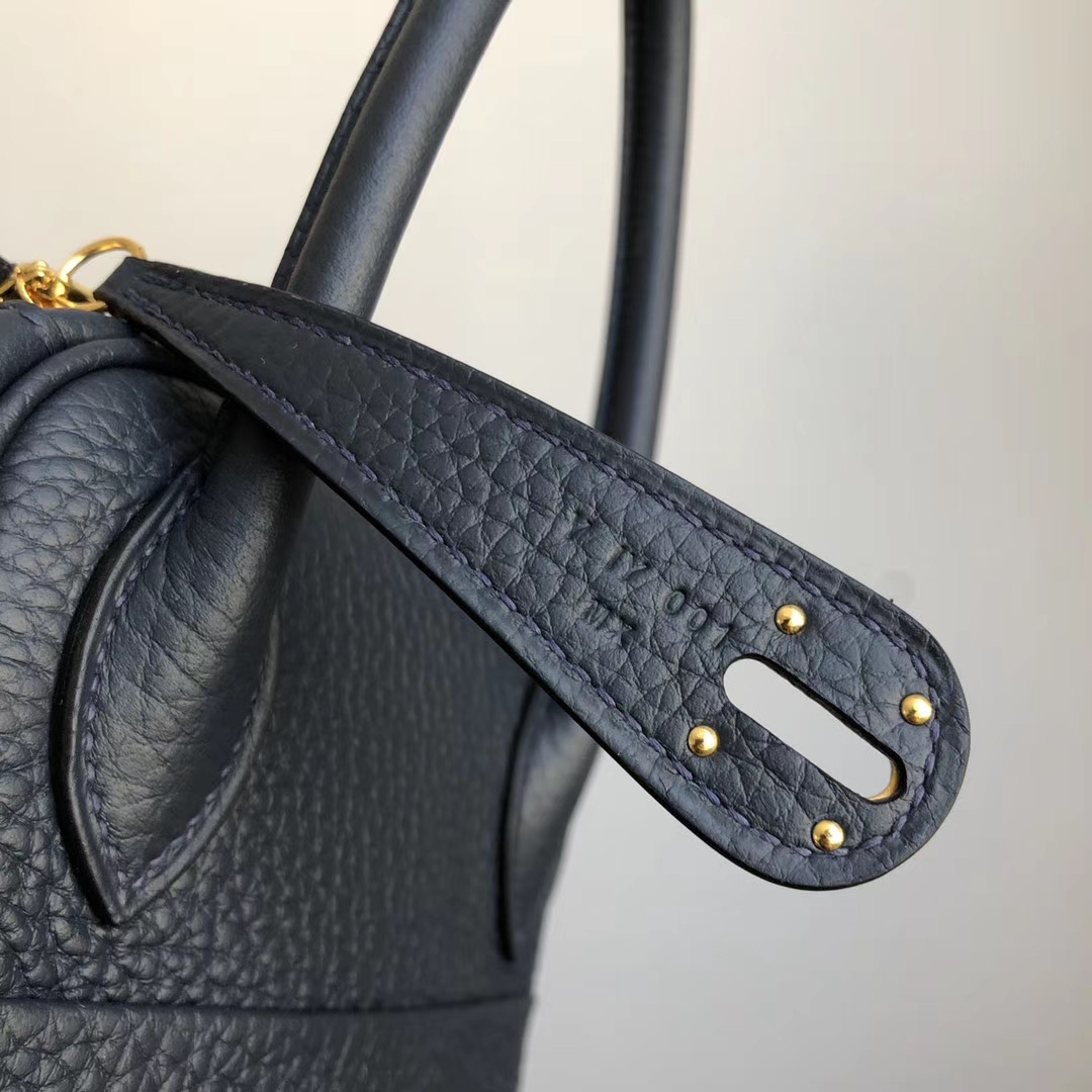 臺灣新竹市愛馬仕lindy買26還是30 Hermes Lindy 26cm 2Z 午夜藍 Blue nuit