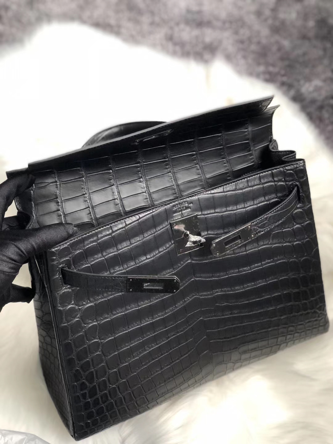 臺灣新北市金山區愛馬仕 Hermes Kelly 32cm So Black Matte Nilo Crocodile