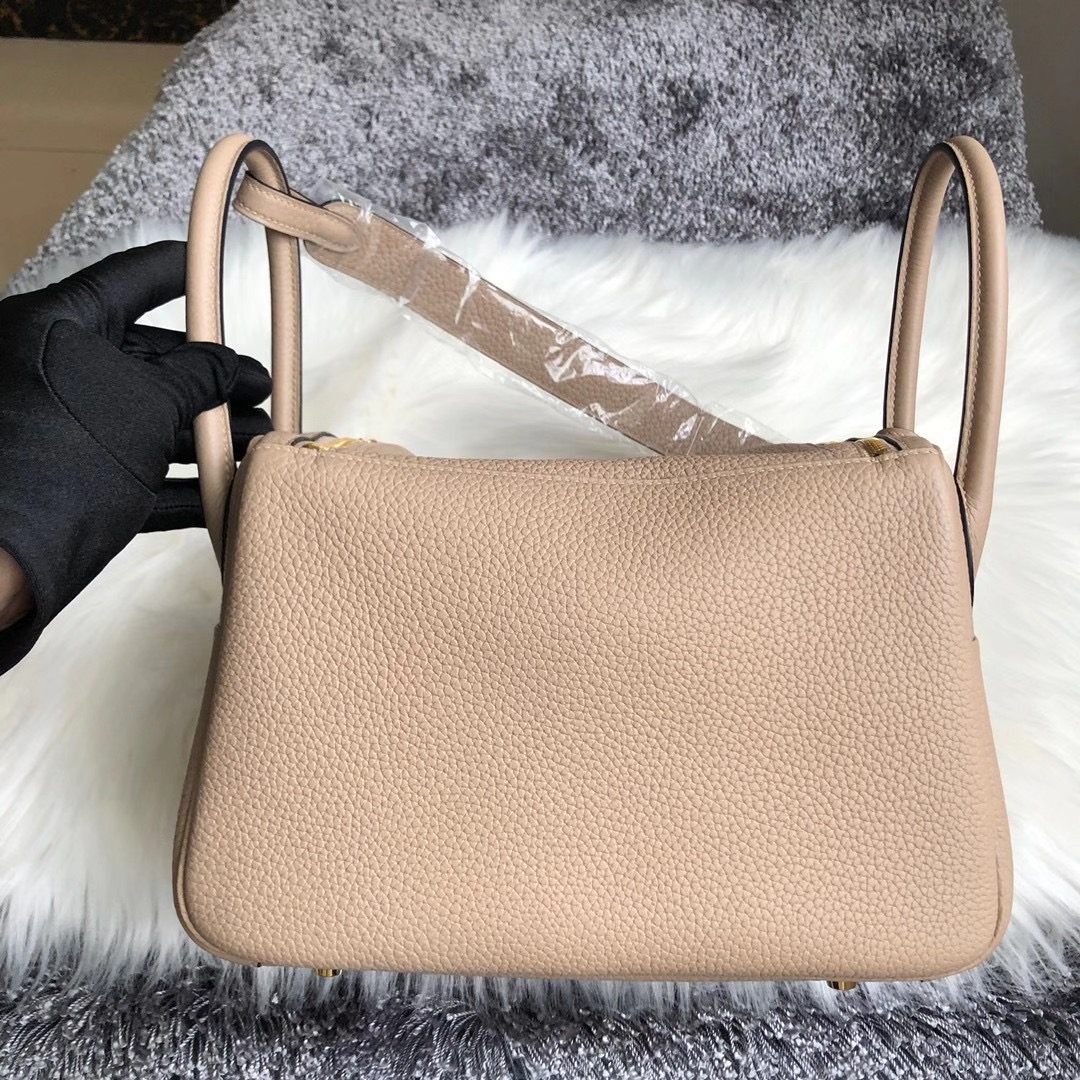 香港西貢區清水灣愛馬仕琳迪包多少錢 Hermes Lindy 26cm CC81 Gris Tourterelle 斑鳩灰