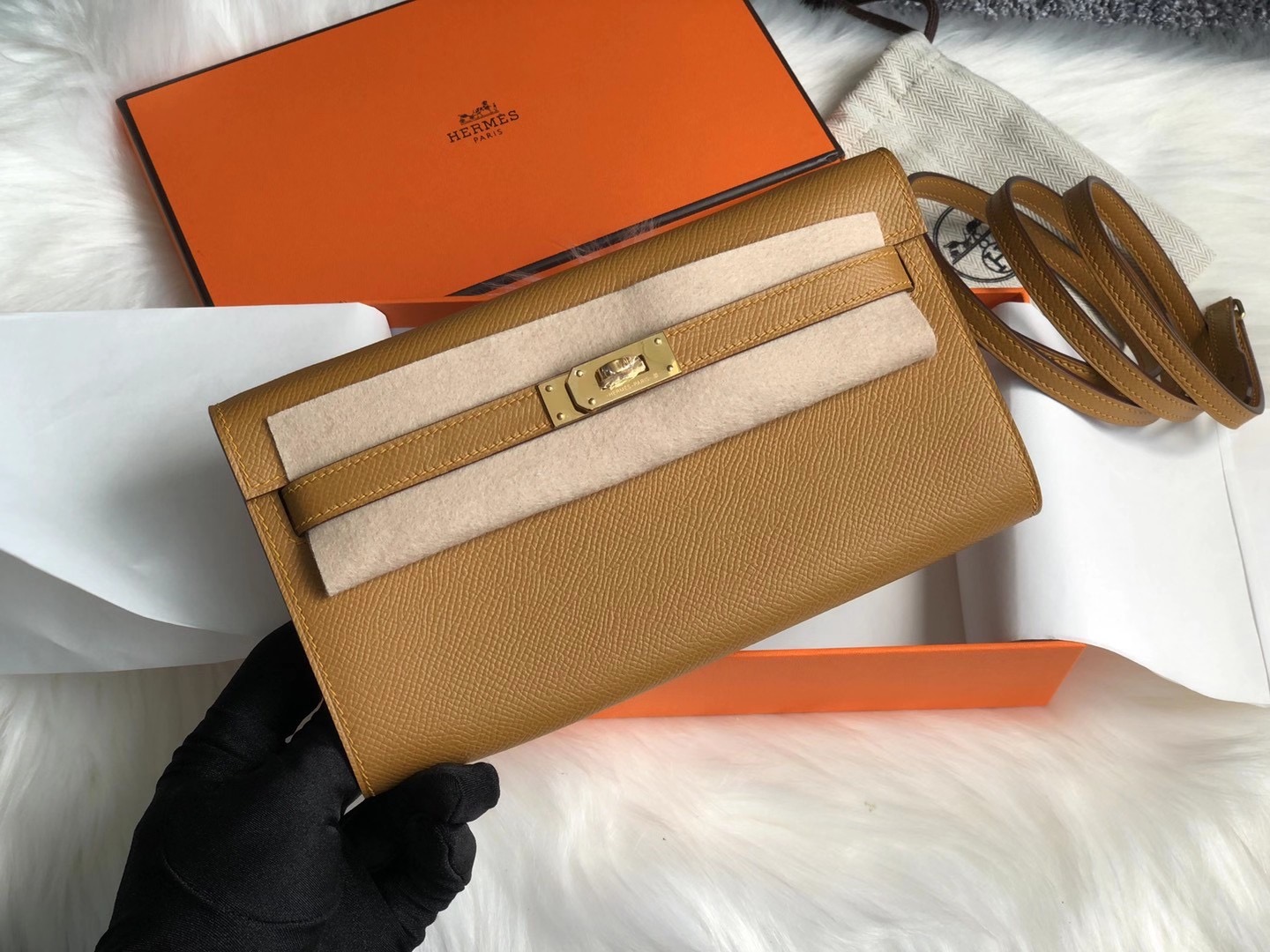 香港沙田區大圍 Hermes Kelly Classique To Go wallet 2S Seasme 芝麻色