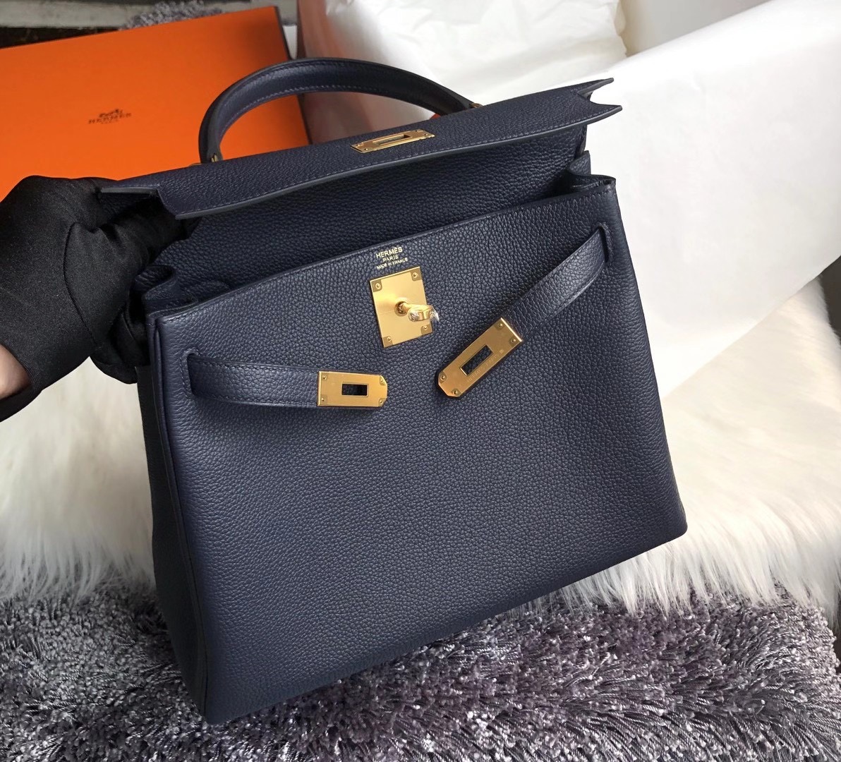 香港西貢區西貢愛馬仕凱莉包多少錢 Hermes Kelly 28cm 2Z Blue Nuit 午夜藍