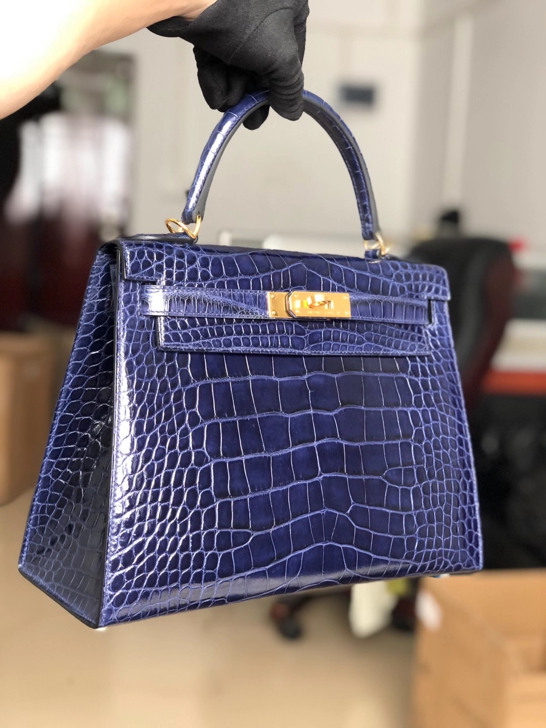 香港中西區山頂盧吉道 愛馬仕凱莉包 Hermes Kelly28cm crocodile M3 Blue Encre 墨水藍