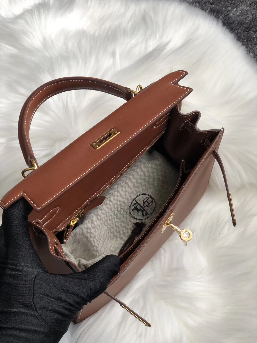新北市鶯歌區愛馬仕凱莉包 Hermes Kelly 25cm Barenia 37 gold Saddle 馬鞍皮