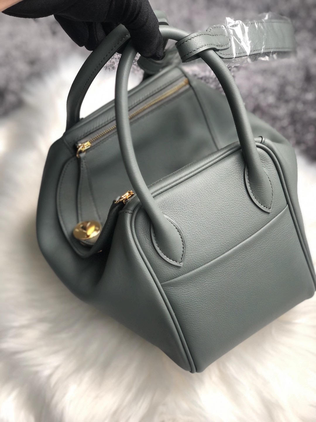 臺灣臺北市北投區 愛馬仕 Hermes Lindy 26cm Evercolor CC63 Vert Amande