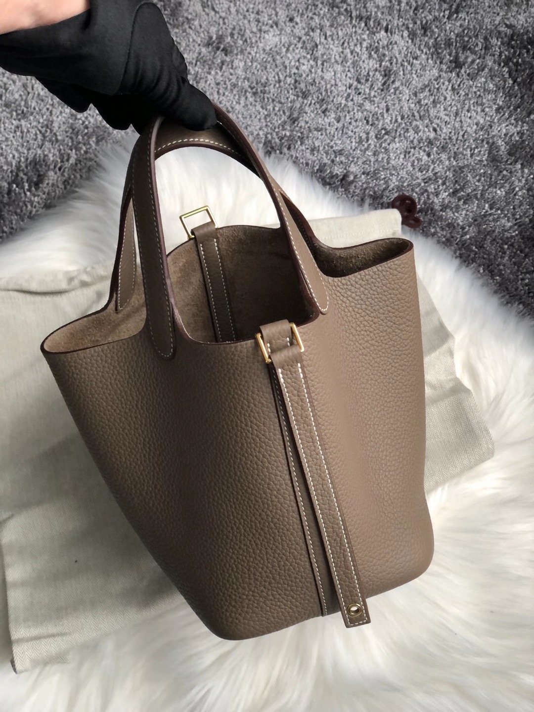 臺灣桃園市 Hermes Picotin 18cm CC18 Etoupe 大象灰 taurillon Clemence