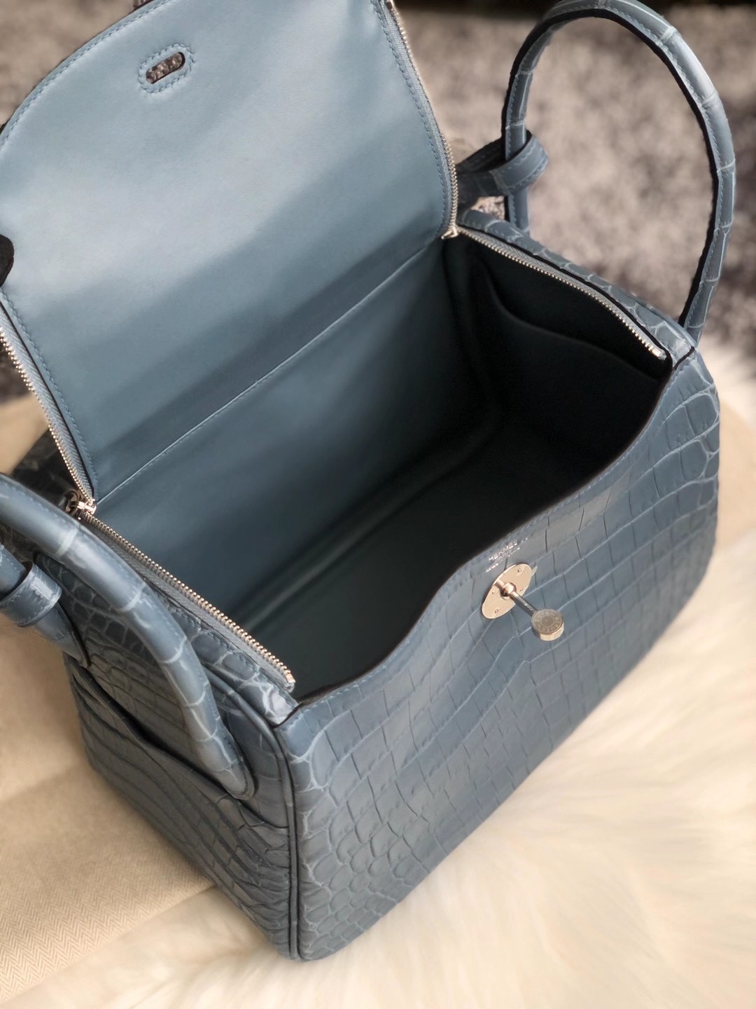 臺灣臺北市北投區 Hermes Lindy 26cm N7 Blue Tempete nilo crocodile