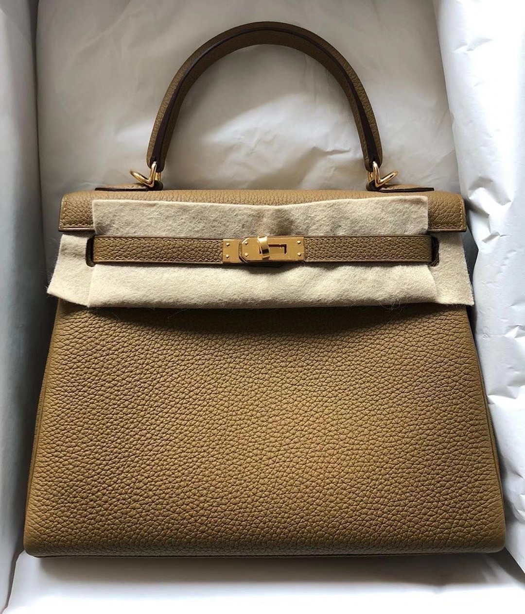 臺灣臺北市北投區 愛馬仕凱莉包25 Hermes Kelly 25cm Togo U8 Bronze 金銅色