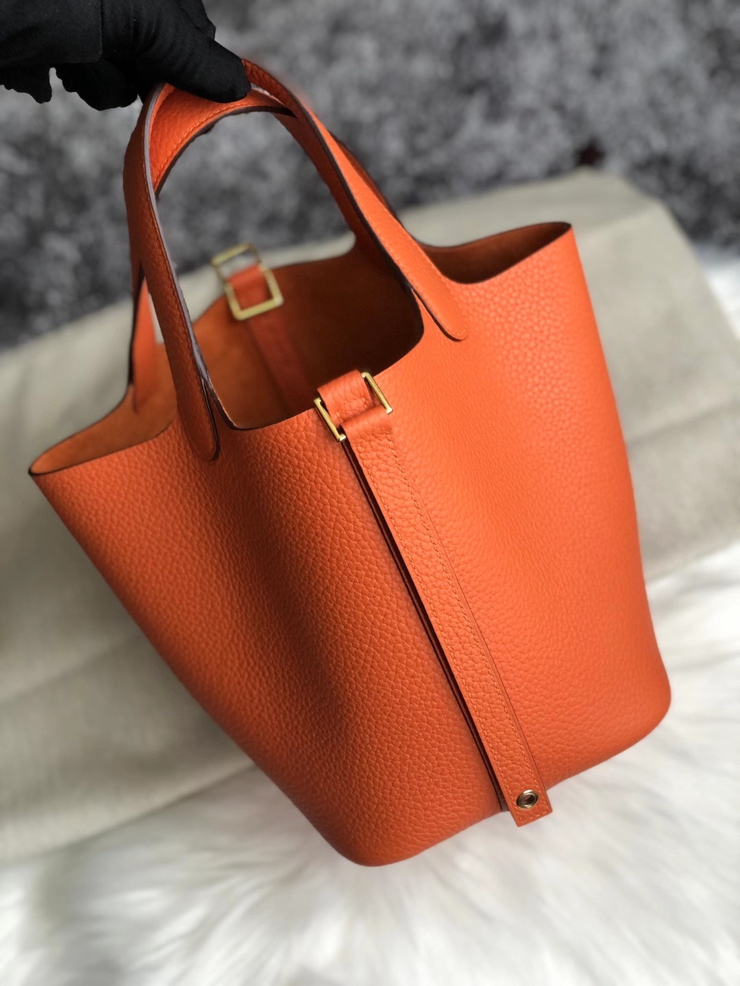 臺灣臺北市中正區 Hermes Picotin Lock 18 CC93 Orange 橙色 taurillon Clemence