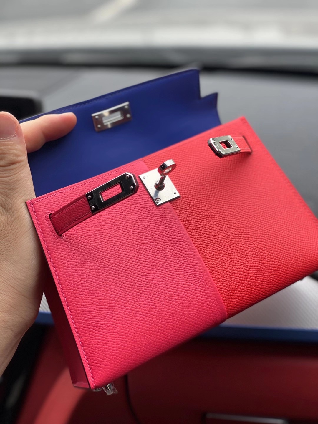 臺灣臺中市北區 Hermes Kelly Mini 二代 三拼 I6 極致粉 /S3心紅色/7T 電光藍