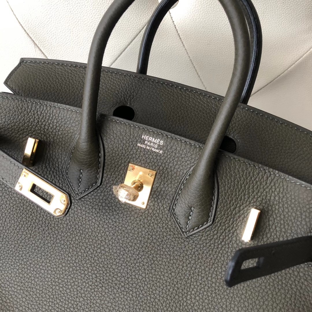 Wan Chai, Hong Kong Hermes Birkin 25cm Togo G8 Vert Maquis 深橄欖綠