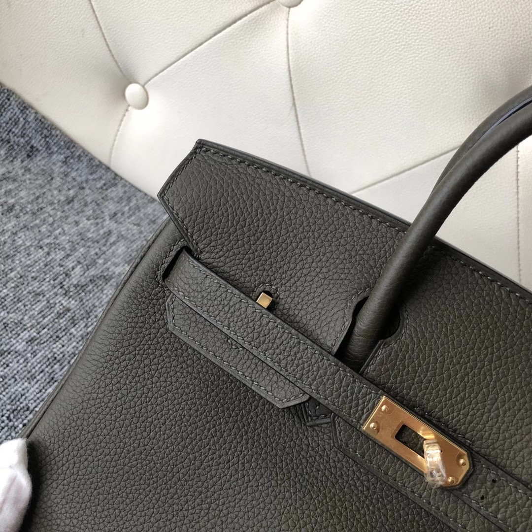 Wan Chai, Hong Kong Hermes Birkin 25cm Togo G8 Vert Maquis 深橄欖綠