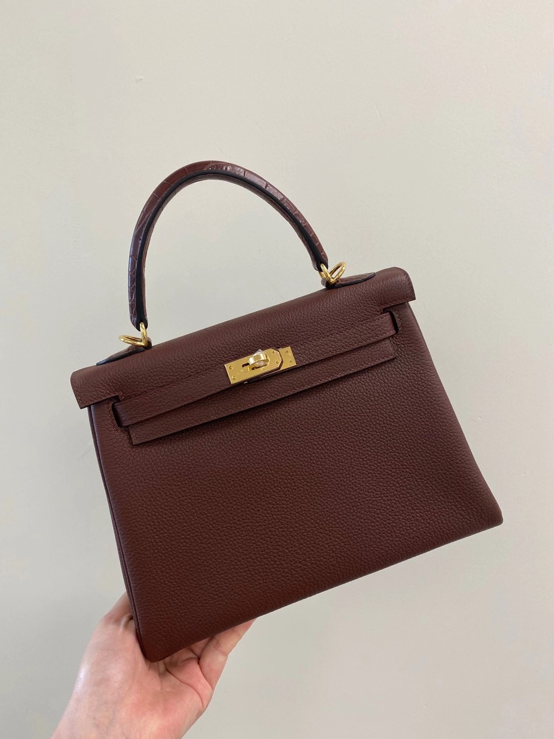 香港九龍城區紅磡 Hermes Kelly Touch 25cm Togo 手腕亮面美洲鱷魚