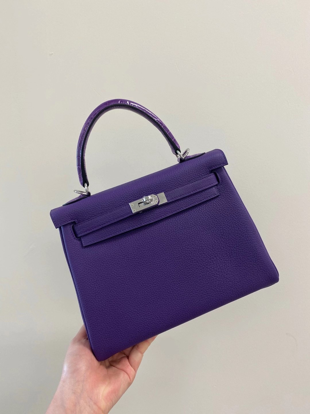 香港九龍城區紅磡 Hermes Kelly Touch 25cm Togo 手腕亮面美洲鱷魚