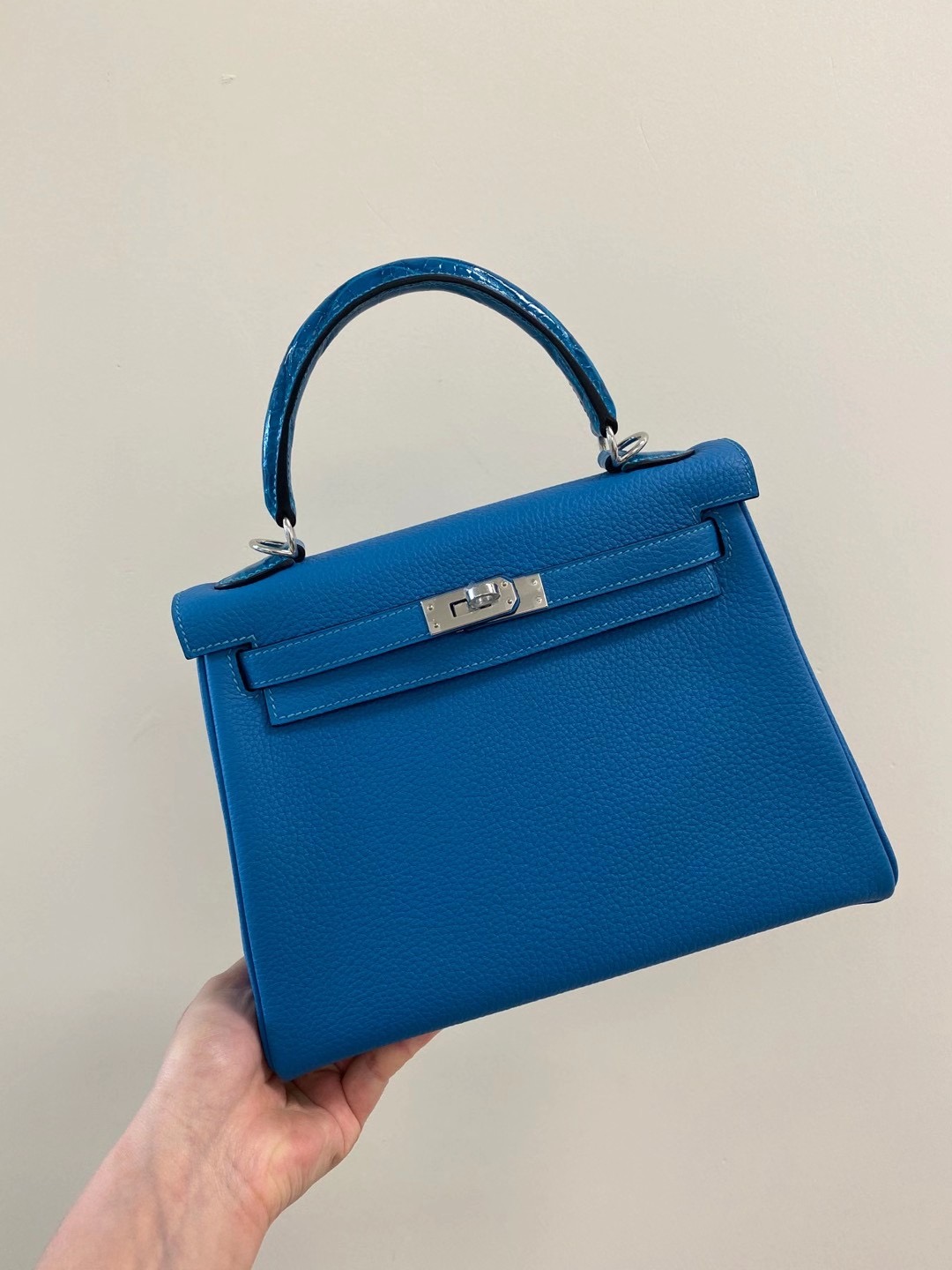 香港九龍城區九龍城 Hermes Kelly Touch 25cm Togo小牛皮 手腕 亮面方塊 美洲鱷魚