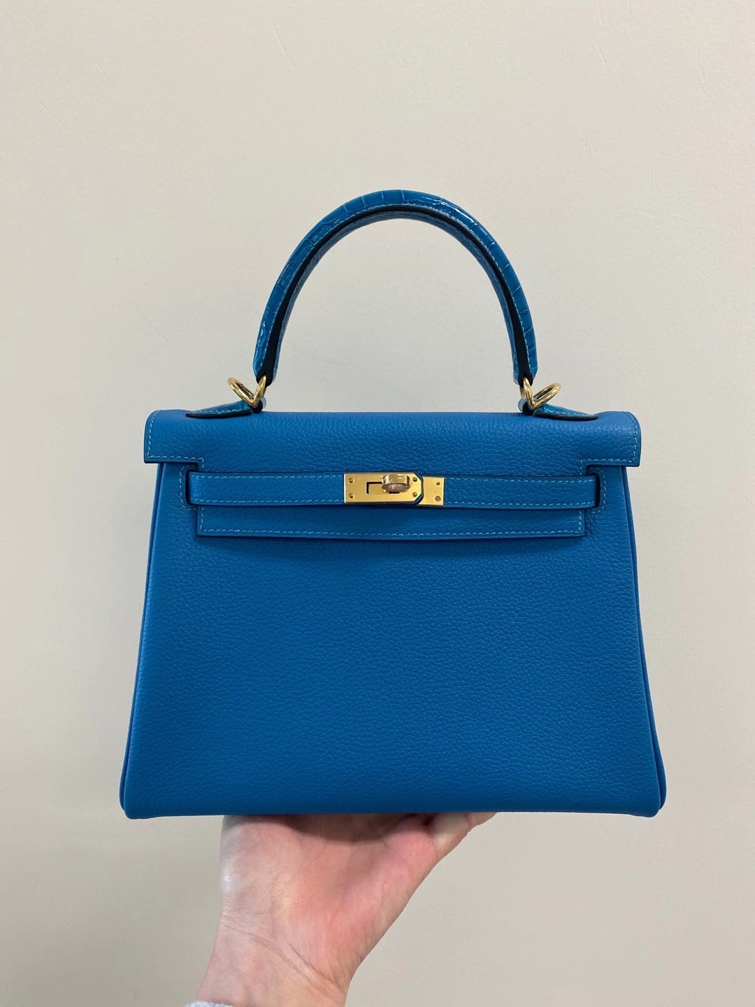 香港九龍城區九龍城 Hermes Kelly Touch 25cm Togo小牛皮 手腕 亮面方塊 美洲鱷魚