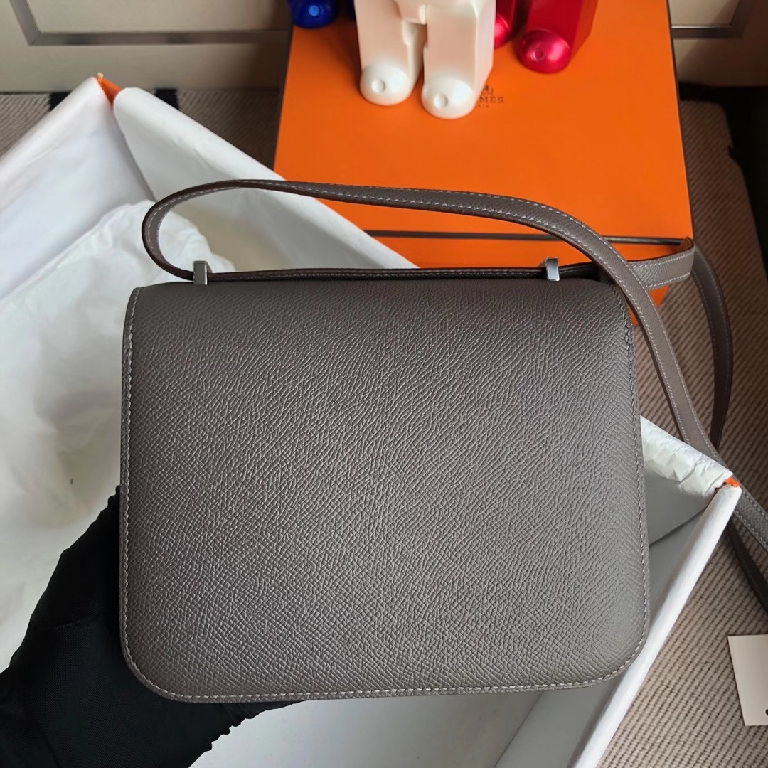 香港灣仔區香港會議展覽中心 Hermes Mini Constance 19cm Epsom 8F Etain 锡器灰