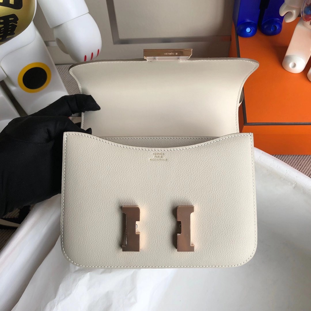 香港深水埗區石硖尾 Hermes Constance Mini Evercolor 8L Beton 奶油白 玫瑰金扣