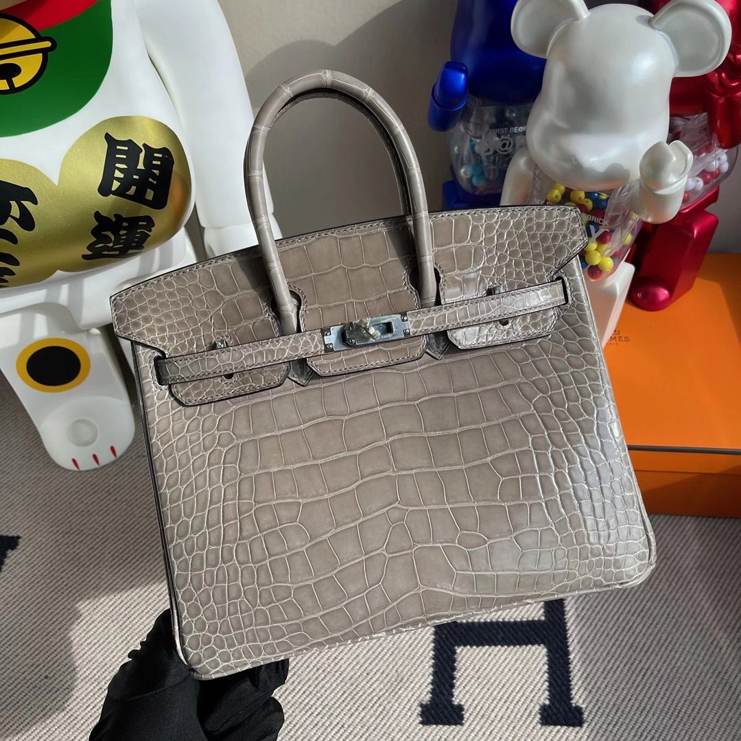 香港東區柴灣 愛馬仕鉑金包 Hermes Birkin 25cm 73 Blue sapphire 81 gris tourterelle 美洲鱷魚