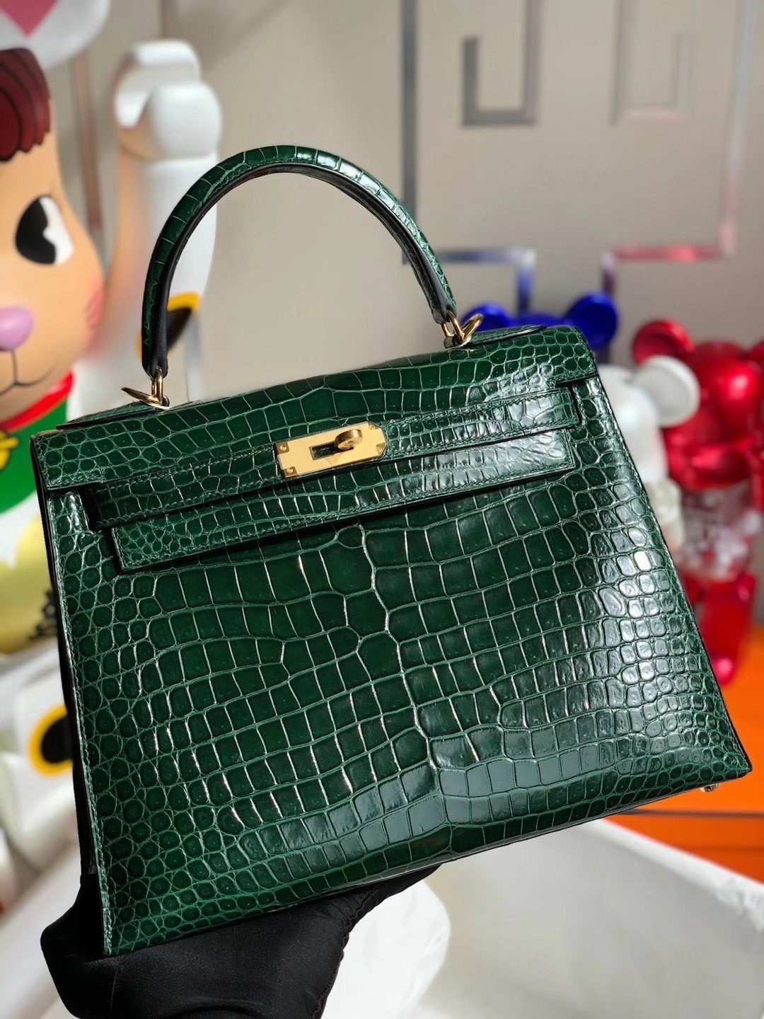 香港深水埗區石硤尾 Hermes Kelly 28cm 67 Vert Fonce 祖母綠 倒V 澳洲灣鱷