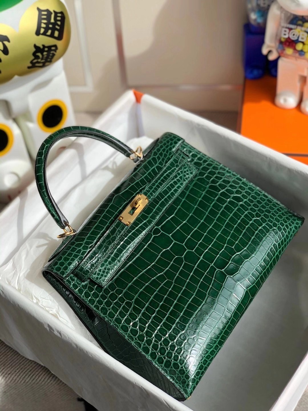 香港深水埗區石硤尾 Hermes Kelly 28cm 67 Vert Fonce 祖母綠 倒V 澳洲灣鱷