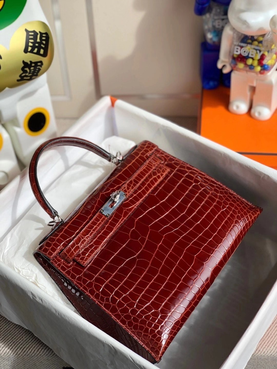 香港灣仔區灣仔 Hermes Kelly 28cm 31 Miel 蜜糖棕 亮面倒V 澳洲灣鱷