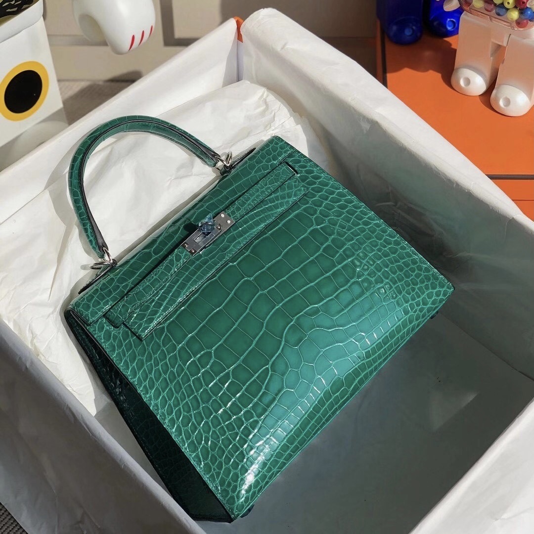 香港北區沙頭角 Hermes Kelly 25cm 6Q Very emeraude 翡翠綠 亮面方塊 美洲鱷魚