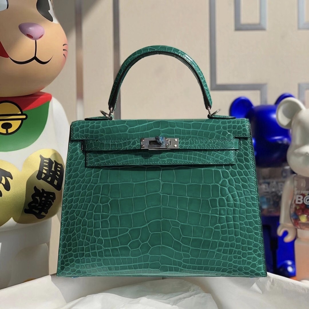 香港北區沙頭角 Hermes Kelly 25cm 6Q Very emeraude 翡翠綠 亮面方塊 美洲鱷魚