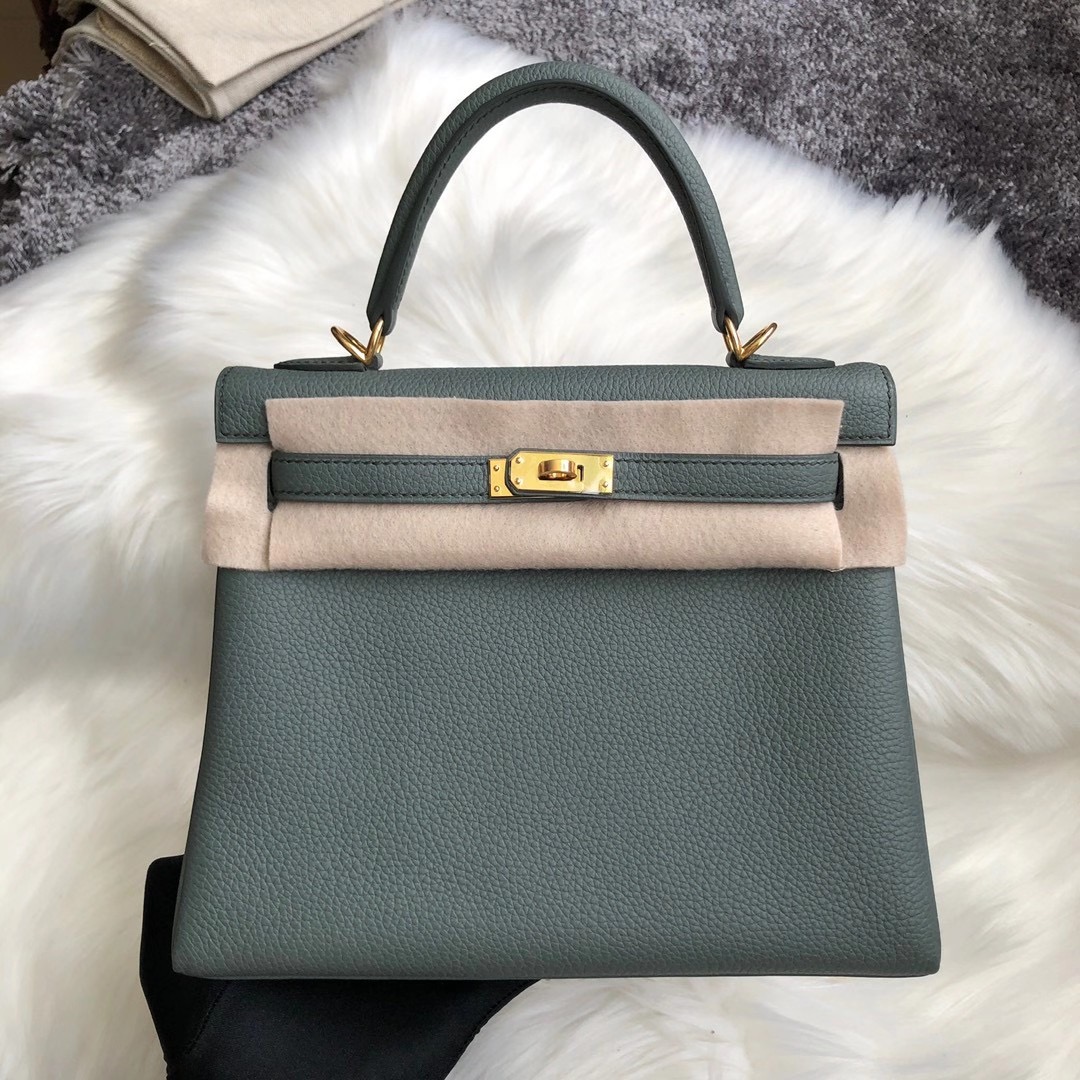 臺灣高雄市 愛馬仕2021年新刻印 Z刻 Hermes Kelly 25cm CC63 Vert Amande 杏綠色