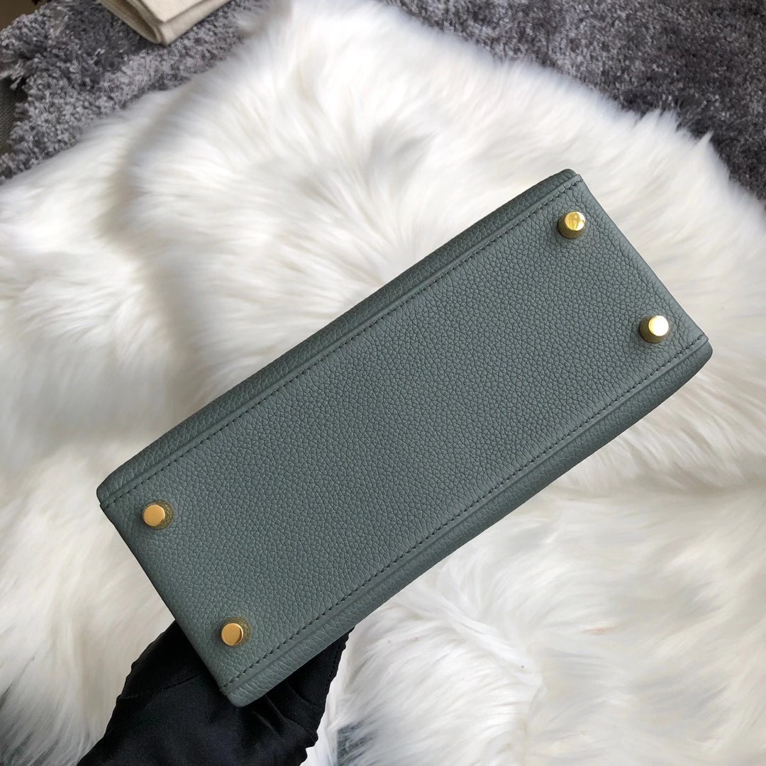 臺灣高雄市 愛馬仕2021年新刻印 Z刻 Hermes Kelly 25cm CC63 Vert Amande 杏綠色