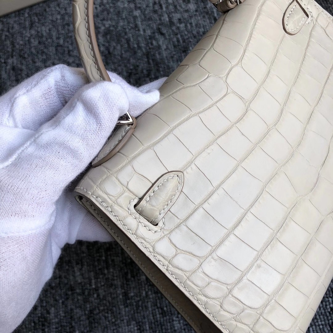 臺灣臺中市豐原區 愛馬仕迷你凱莉包2代 Hermes Kelly Mini 2 Matte Alligator Crocodile