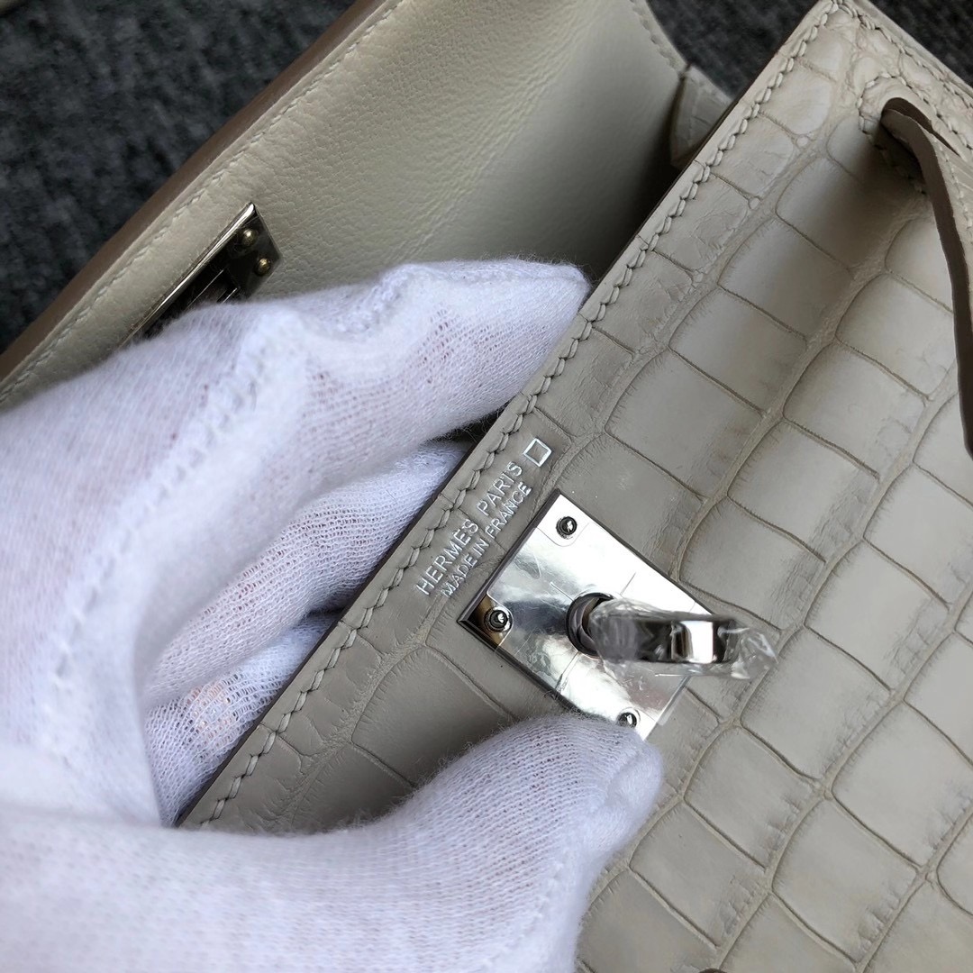 臺灣臺中市豐原區 愛馬仕迷你凱莉包2代 Hermes Kelly Mini 2 Matte Alligator Crocodile