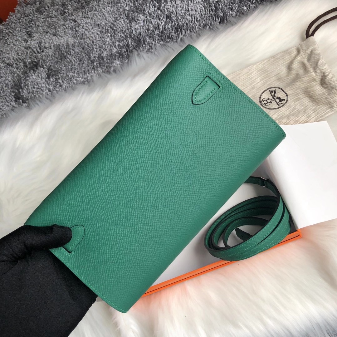 Taoyuan, Taiwan Hermes Kelly Classique To Go wallet U4 Vert Verigo 絲絨綠