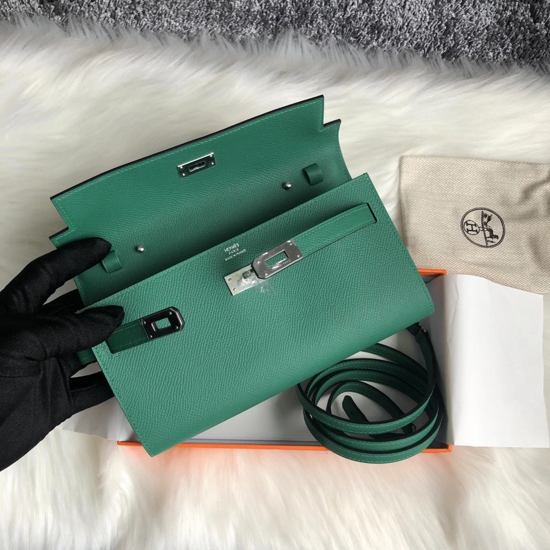 Taoyuan, Taiwan Hermes Kelly Classique To Go wallet U4 Vert Verigo 絲絨綠