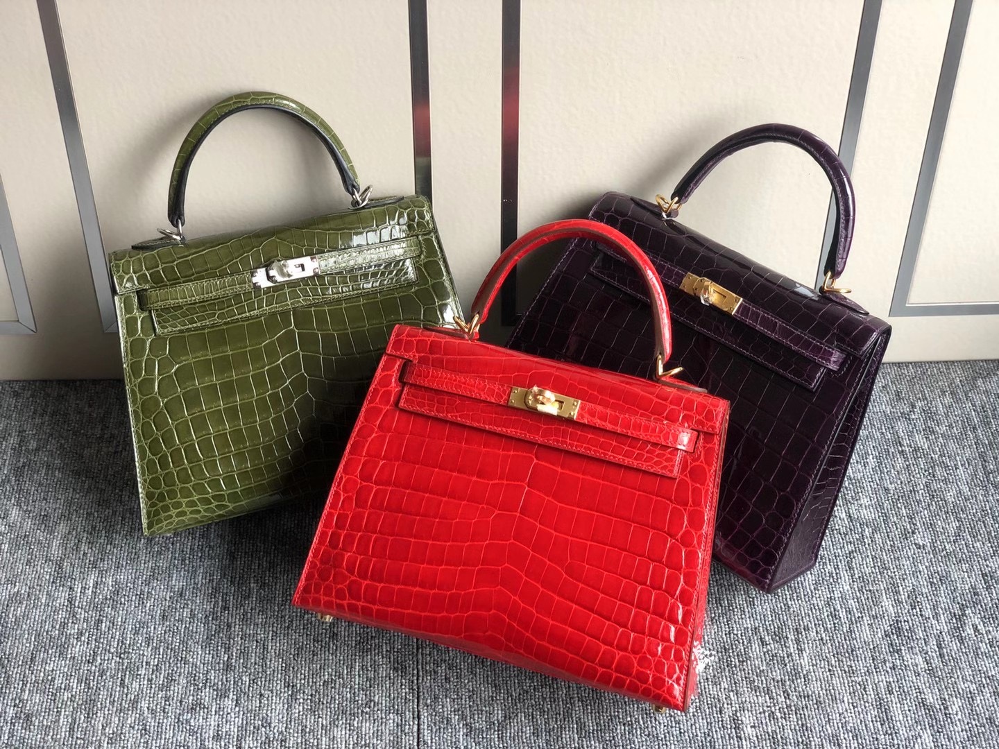 臺灣新北市三重區 Hermes Kelly 25cm 供珠尼羅鱷魚 ck95 Braise 法拉利紅