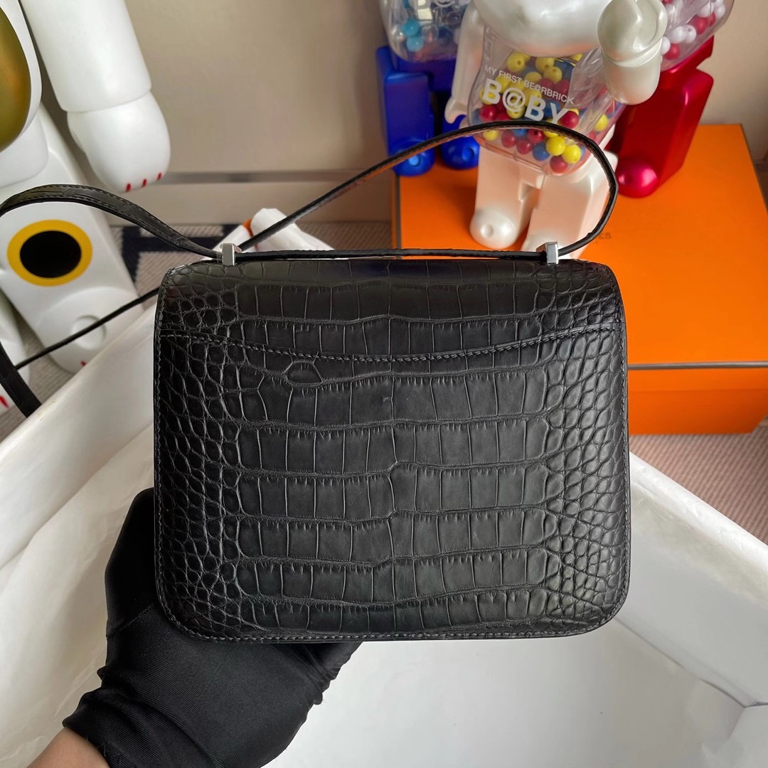 香港東區西河灣 Hermes Constance 19cm 美洲鱷魚CK89 Noir黑色 L3玫瑰紫