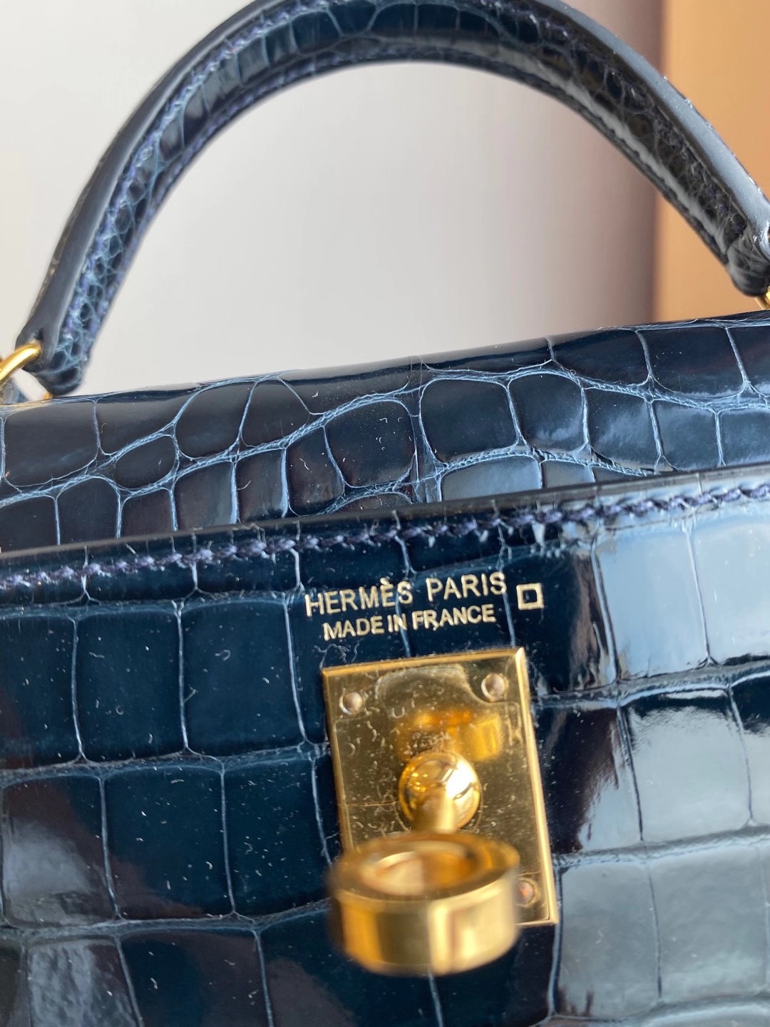 香港灣仔區銅鑼灣 跑馬地 Hermes kelly mini II CC76 深海藍 Blue Indigo 亮面美洲鱷魚