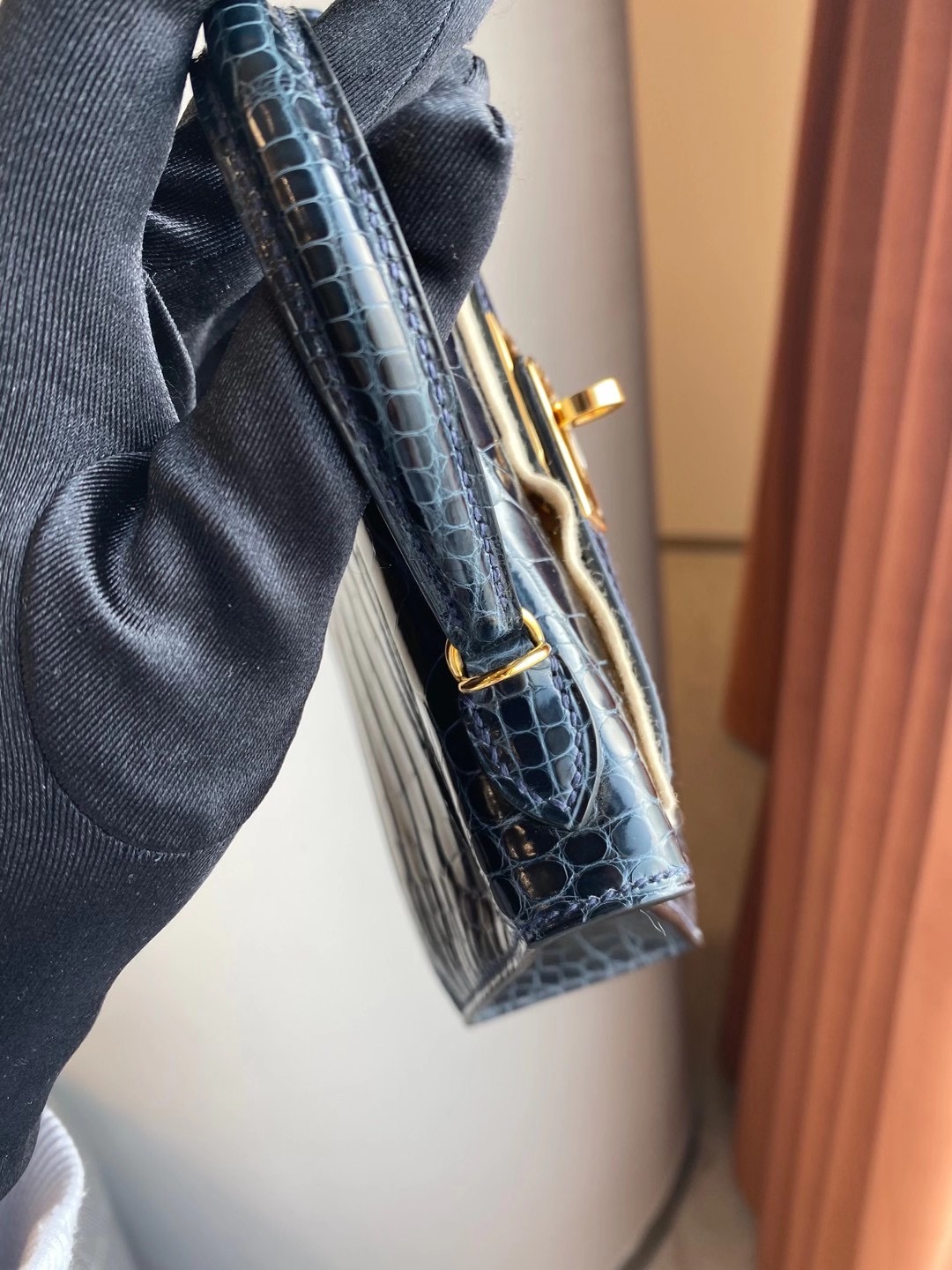 香港灣仔區銅鑼灣 跑馬地 Hermes kelly mini II CC76 深海藍 Blue Indigo 亮面美洲鱷魚