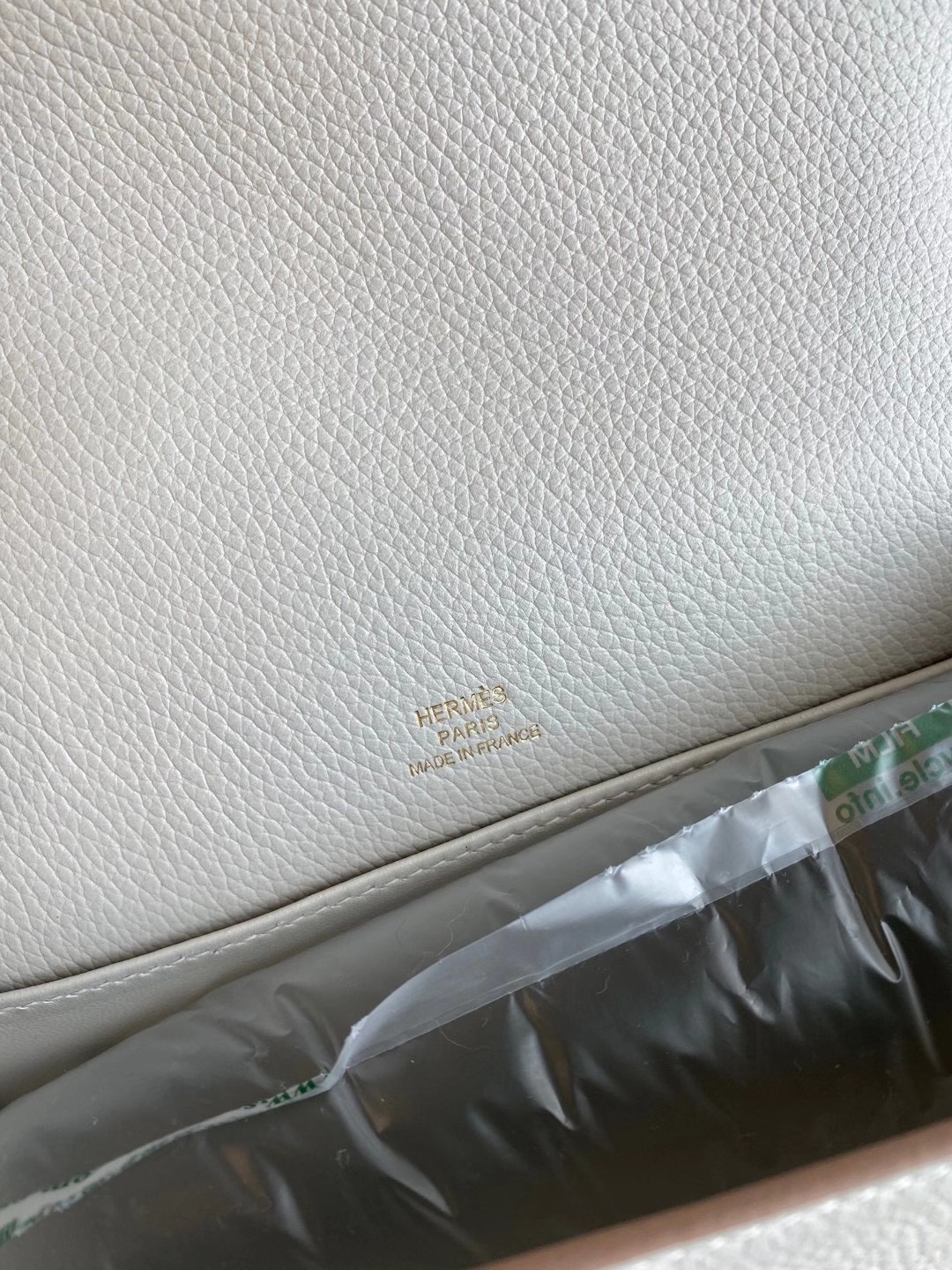 香港灣仔區香港會議展覽中心 Hermes Roulis Mini Evercolor CC80 Gris Pearl 珍珠灰