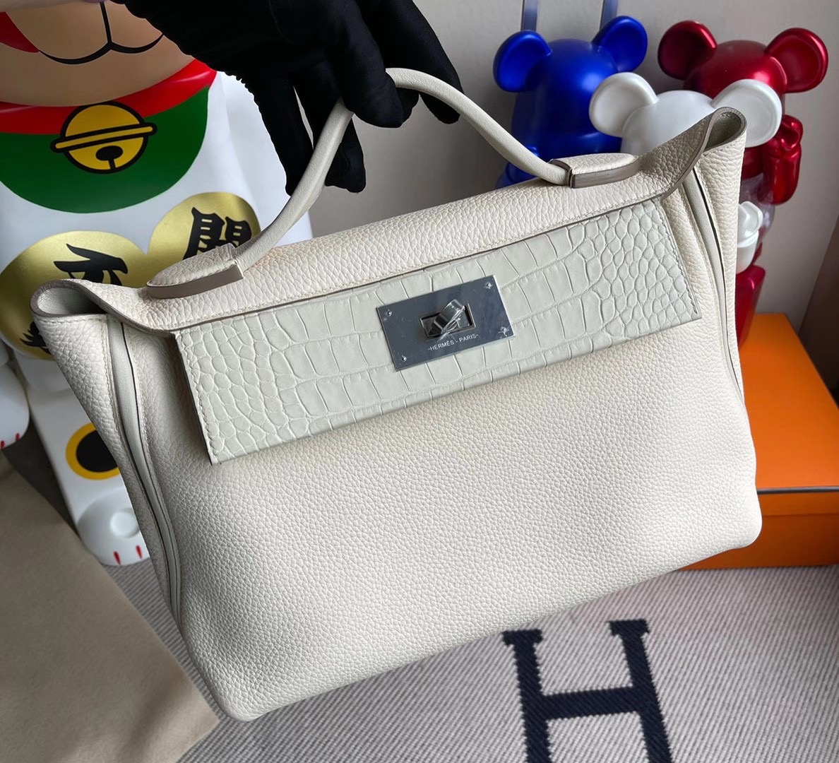 香港沙田區大围 Hermes Kelly 24/24 29cm Maurice Alligator Crocodile 8L Béton 冰川白