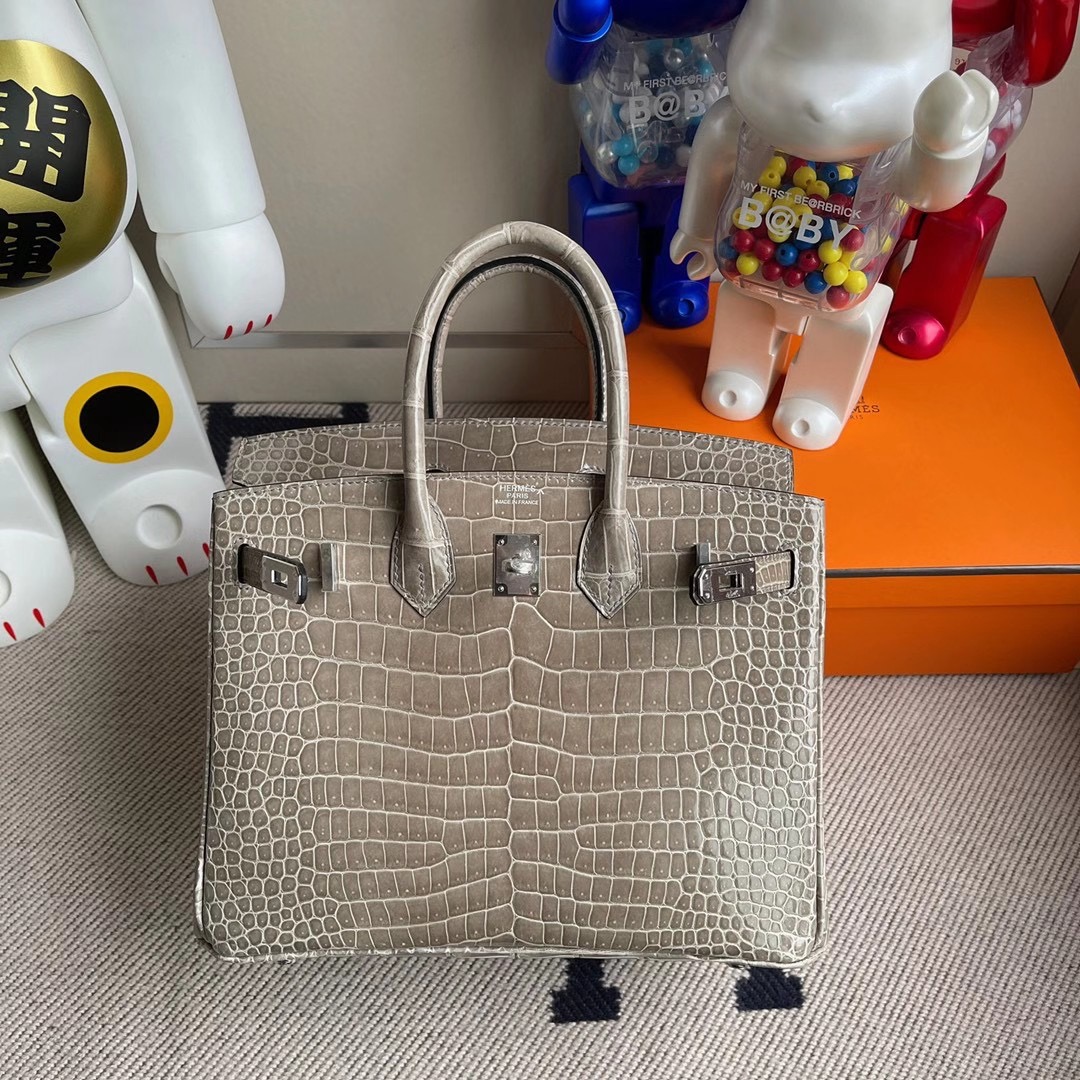 香港東區筲箕灣 愛馬仕鉑金包 Hermes Birkin 25cm CK81 Gris Tourterelle 斑鳩灰 亮面倒V 澳洲灣鱷