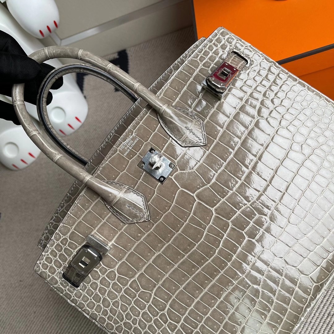 香港東區筲箕灣 愛馬仕鉑金包 Hermes Birkin 25cm CK81 Gris Tourterelle 斑鳩灰 亮面倒V 澳洲灣鱷