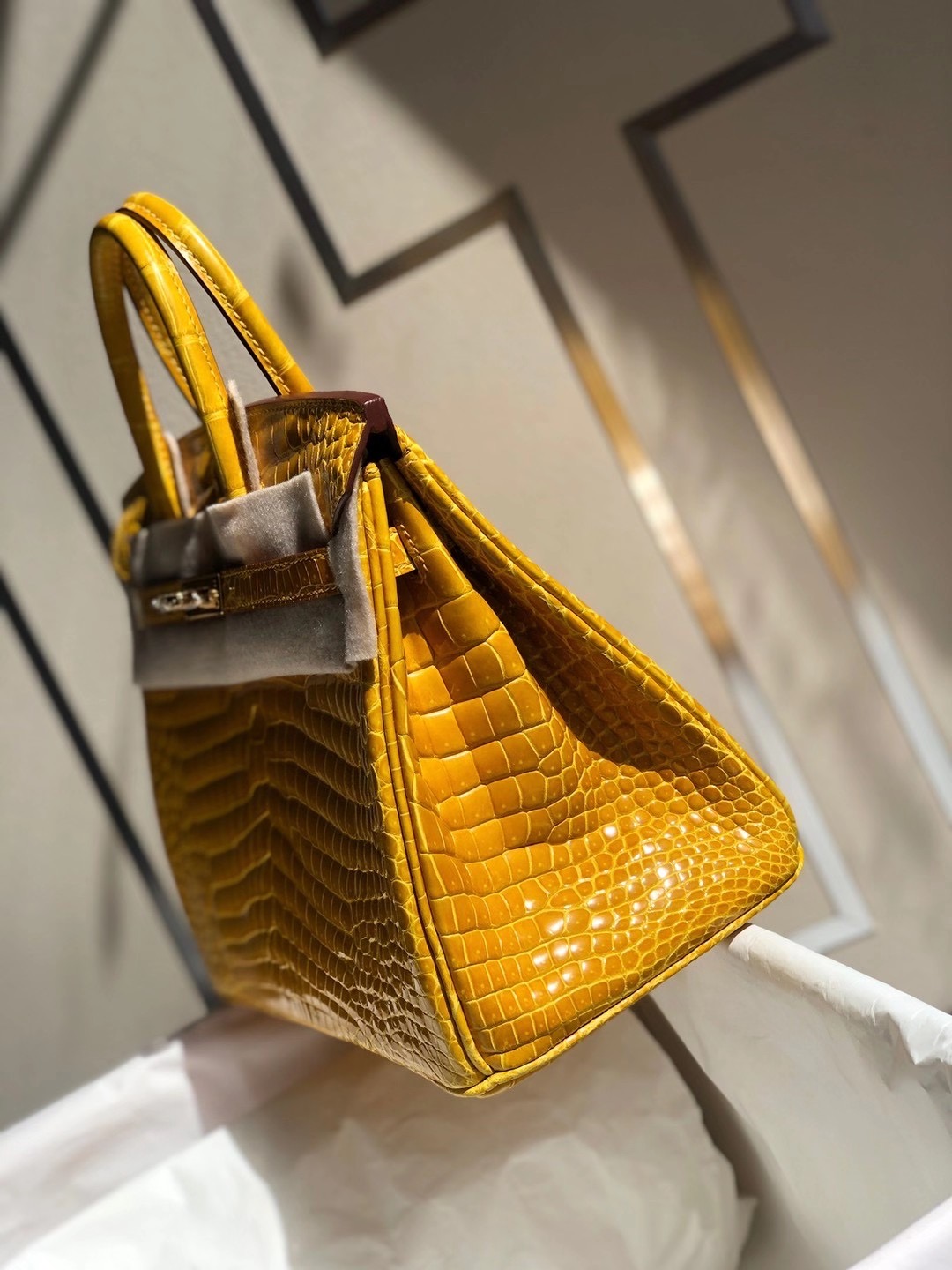 香港東區柴灣 Hermes Birkin 25cm 9D Jaune Amber 琥珀黃 亮面倒V灣鱷供珠