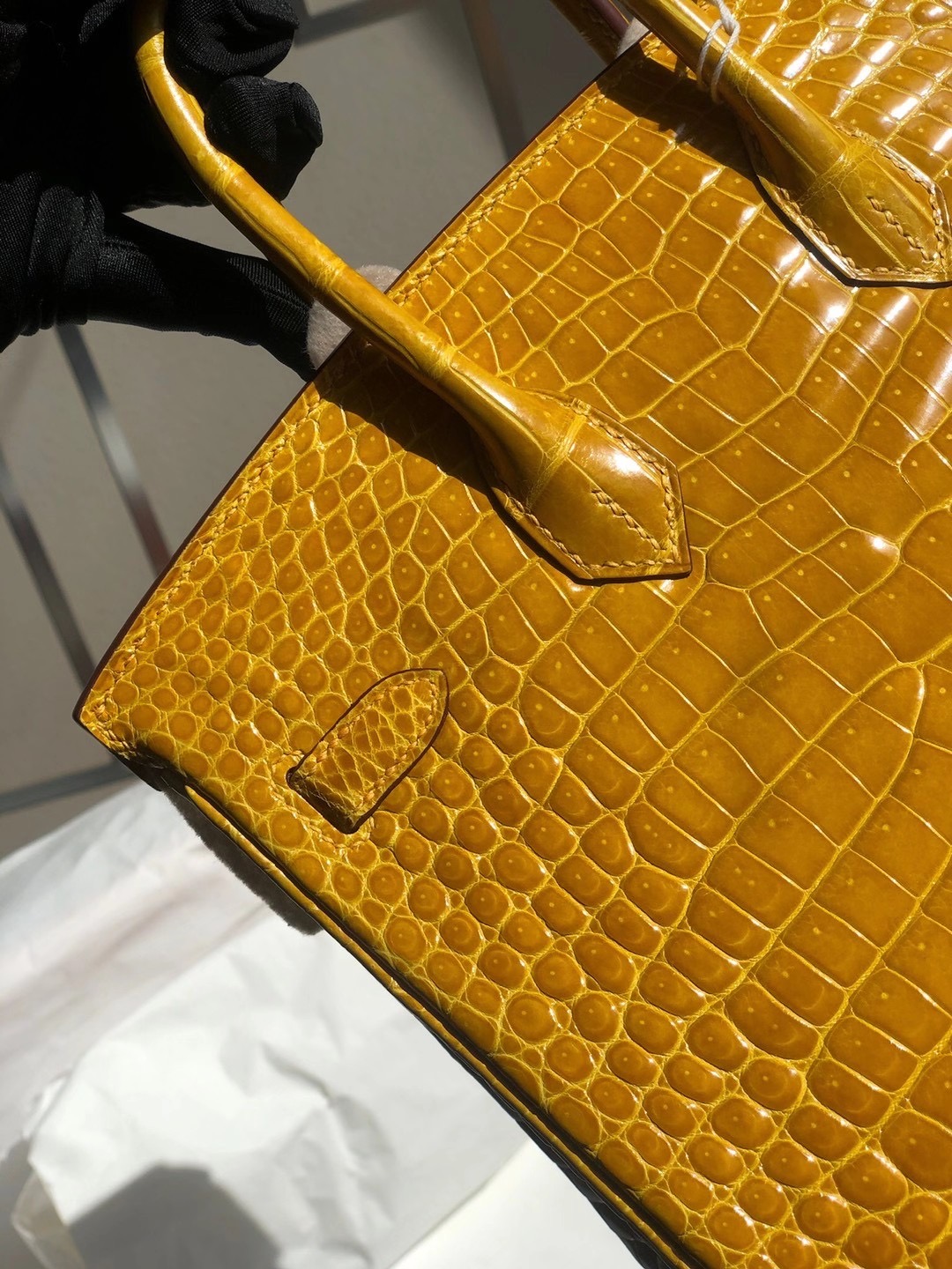 香港東區柴灣 Hermes Birkin 25cm 9D Jaune Amber 琥珀黃 亮面倒V灣鱷供珠