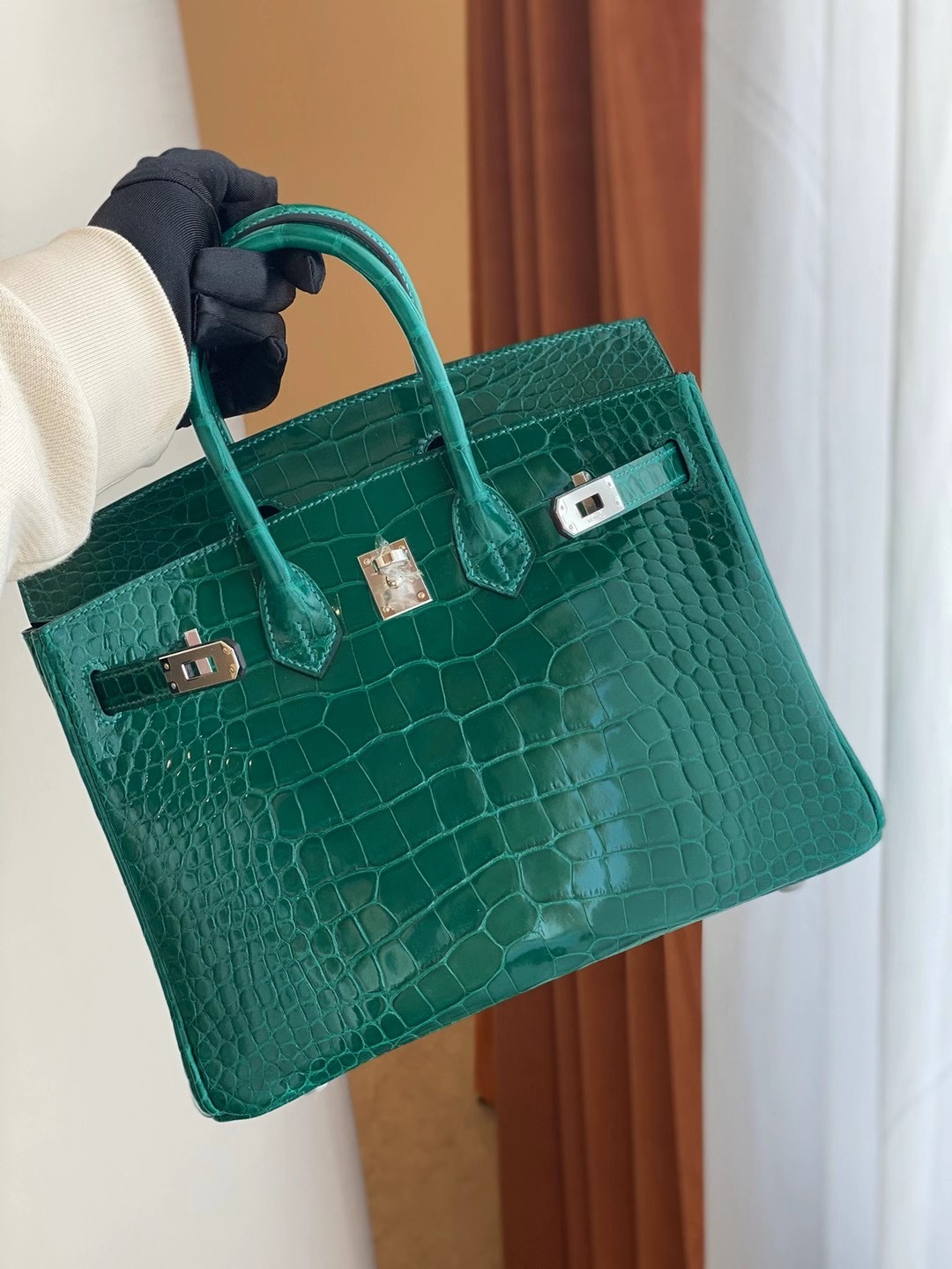 香港灣仔區跑馬地 愛馬仕鉑金包 Hermes Birkin 25 6Q Vert emeraude 翡翠綠美洲鱷