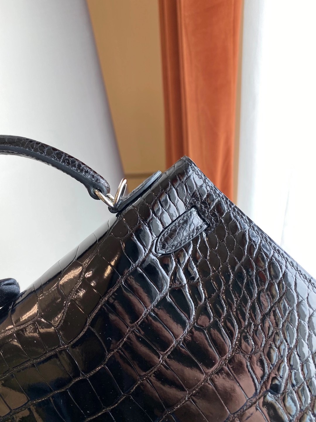 香港西貢區將軍澳 Hermes Kelly 25cm 亮面方塊 美洲鱷魚 CK89 Noir 黑色