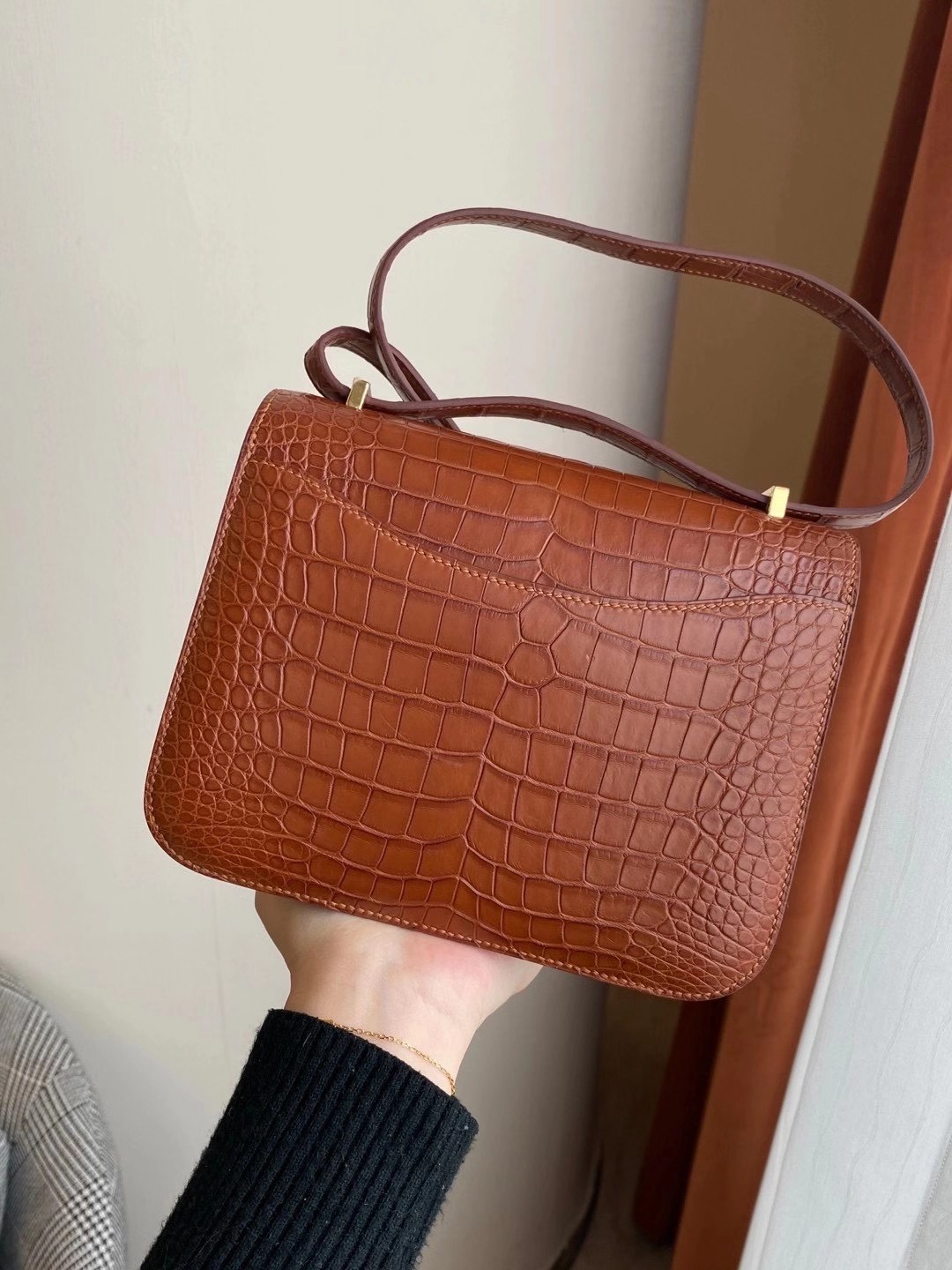 臺灣桃園縣愛馬仕康斯坦多少錢 Hermes Constance Mini 19cm 霧面美洲鱷魚