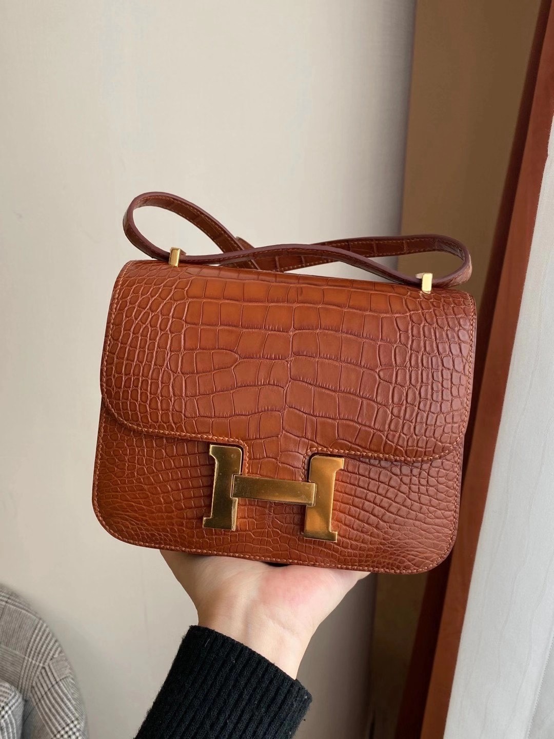 臺灣桃園縣愛馬仕康斯坦多少錢 Hermes Constance Mini 19cm 霧面美洲鱷魚