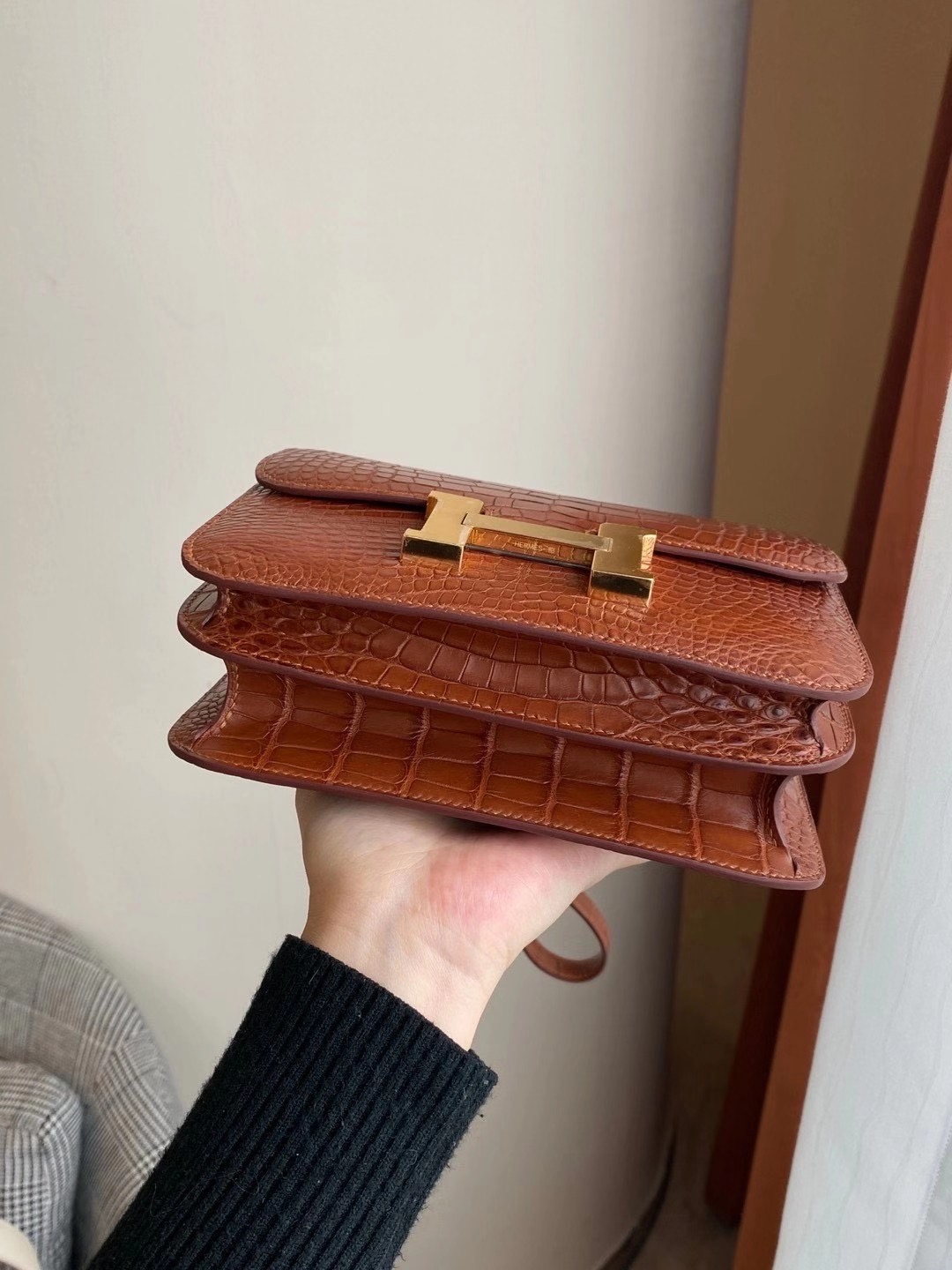 臺灣桃園縣愛馬仕康斯坦多少錢 Hermes Constance Mini 19cm 霧面美洲鱷魚